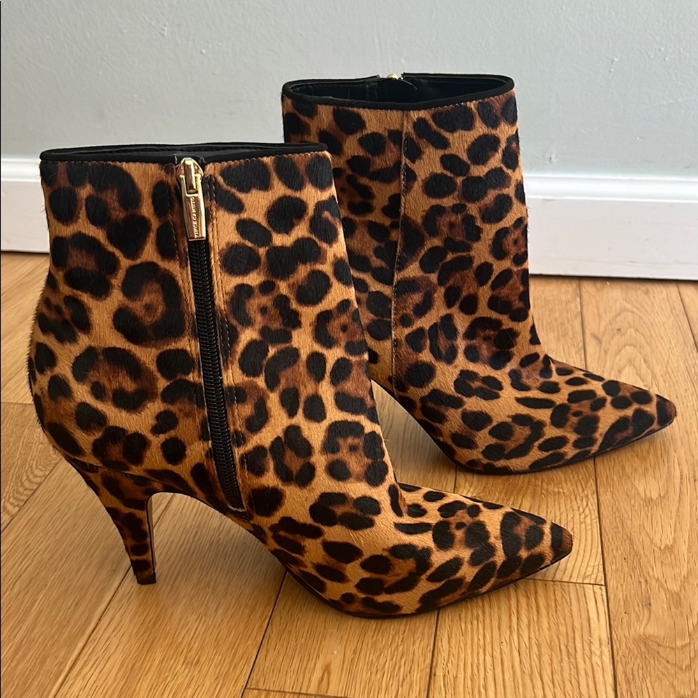 Vince Camuto Nandy Cow Hair Leopard Print Ankle Boots, Sz 9.5, excellent used - Picture 5 of 12